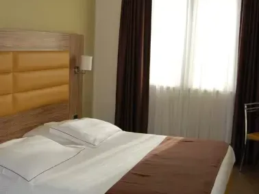 Giga Hotel