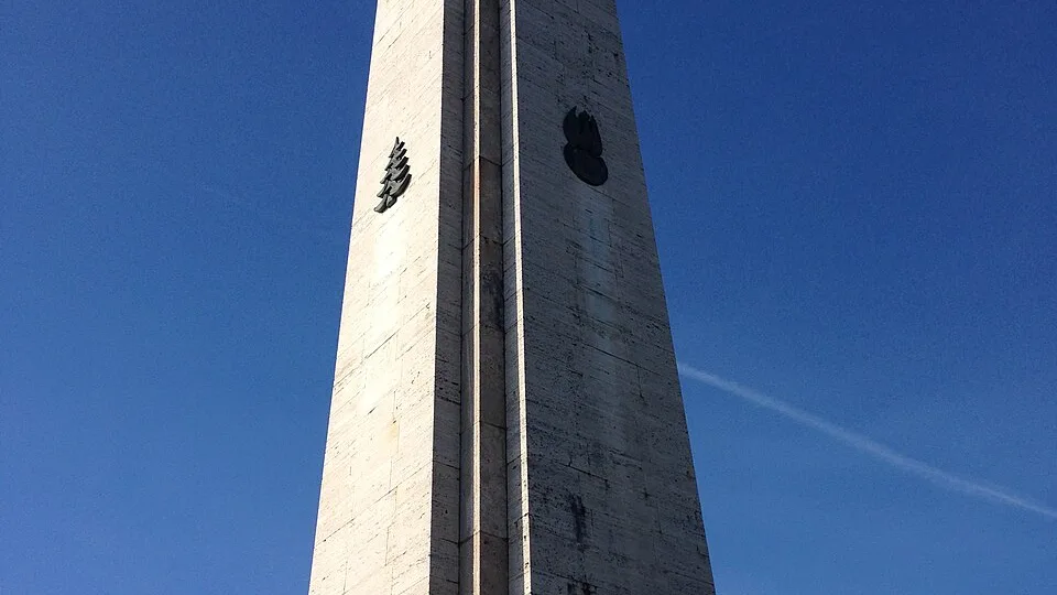 Obelisco commemorativo polacco