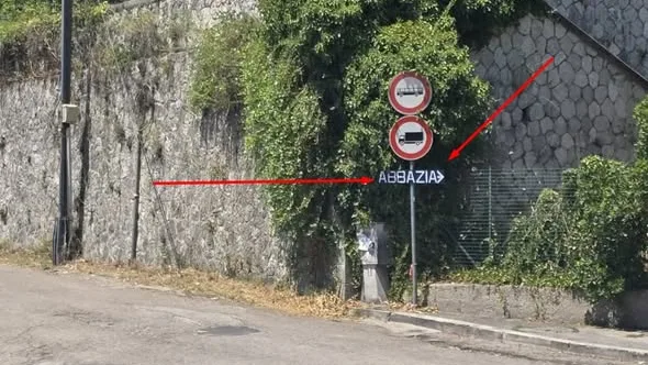 Devo andare all'Abbazia dove passo?