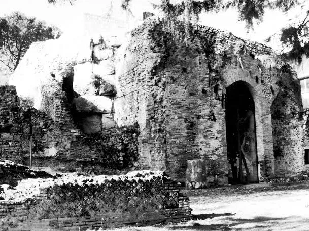 Mausoleo di Ummidia Quadratilla