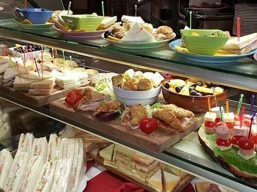Area Varlese - Bar Grill H24