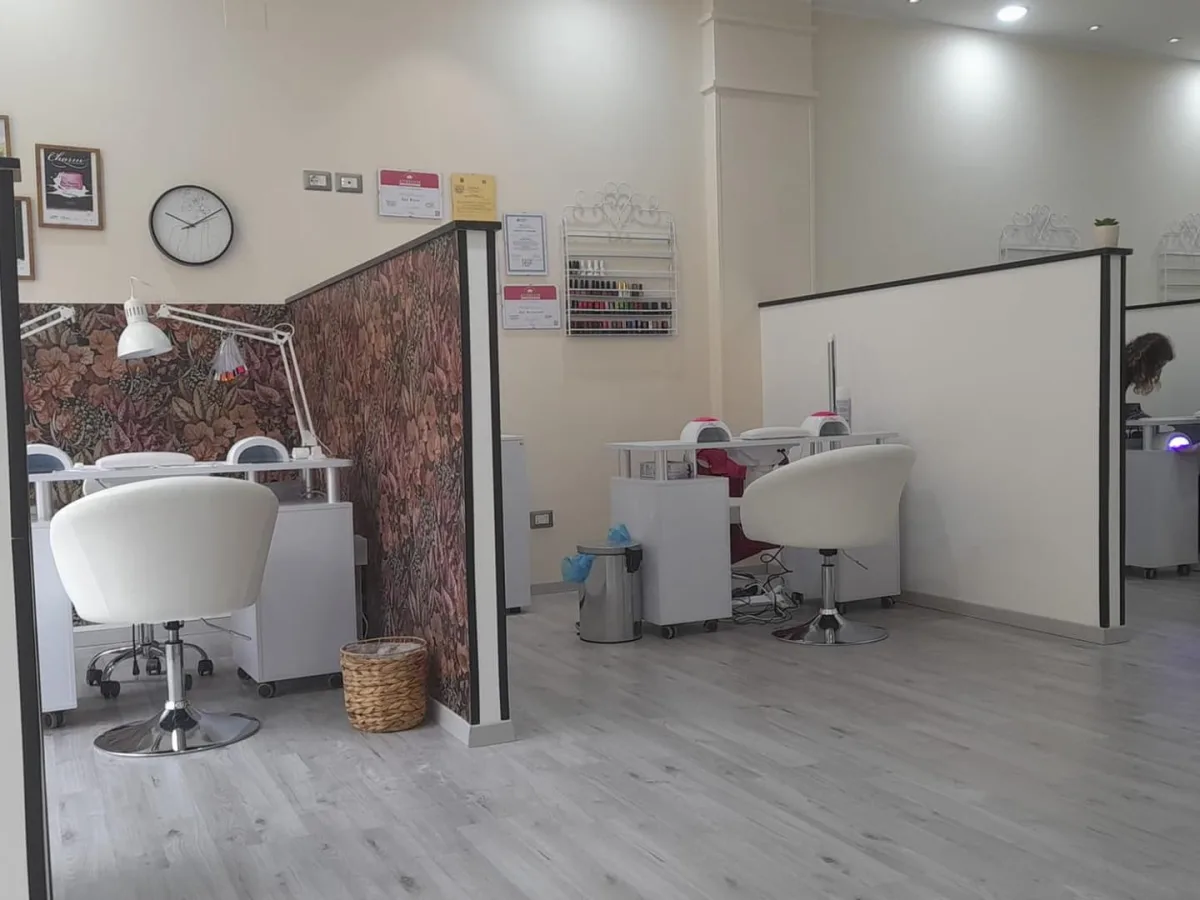 Business Center Nails & Beauty