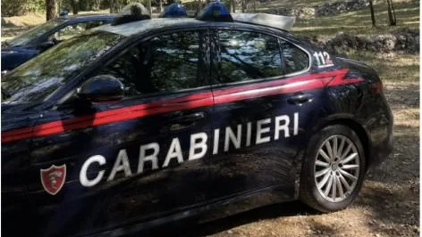 Ripi – Sei colpi di pistola alle gambe e poi lo massacrano di botte: tre fermati per tentato omicidio e rapina