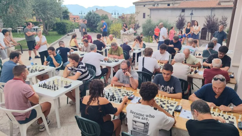 A San Donato protagonisti gli… scacchi. A decine per partecipare all’evento