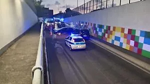 Scontro frontale tra due auto al sottopassaggio in zona Scalo