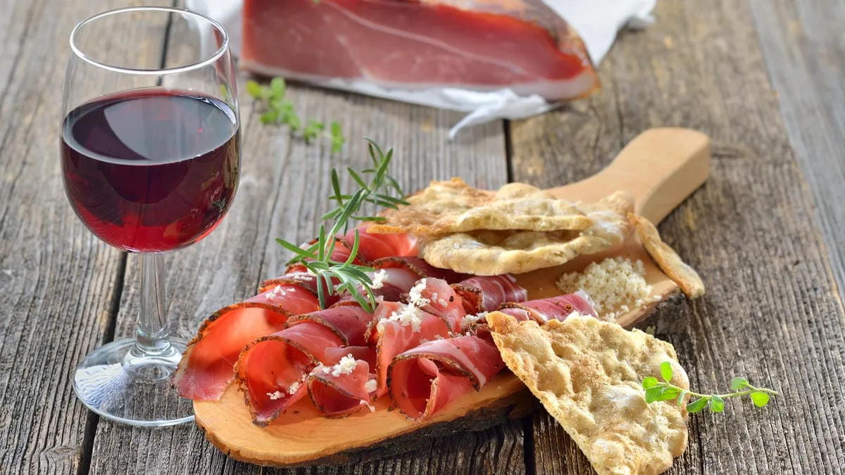 Involtini di speck e scamorza