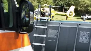 Si tuffa in piscina e batte la testa, turista portato in elicottero a Roma