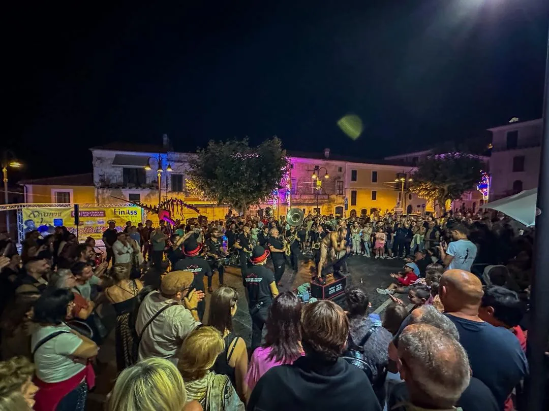 Viadibanda torna ad animare San Donato, dal 24 al 26 luglio musica, arte e divertimento