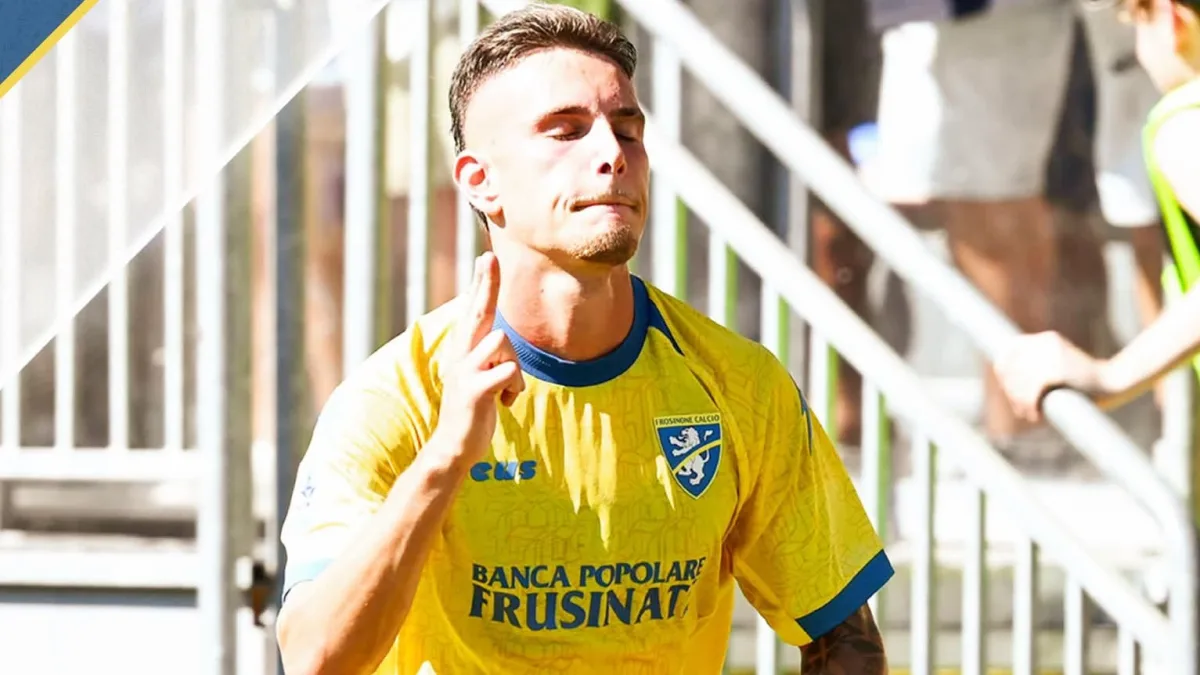 Calcio – Frosinone-Venezia si va negli spogliatoi sul 2-0