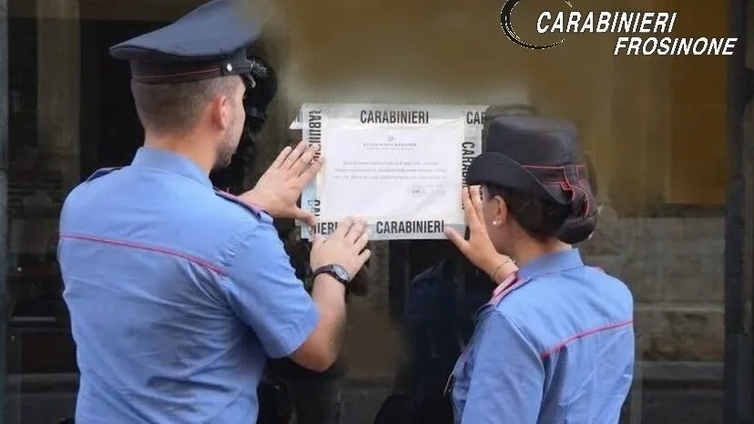 Risse e aggressioni dentro e fuori dal locale: scatta la chiusura per un bar del centro