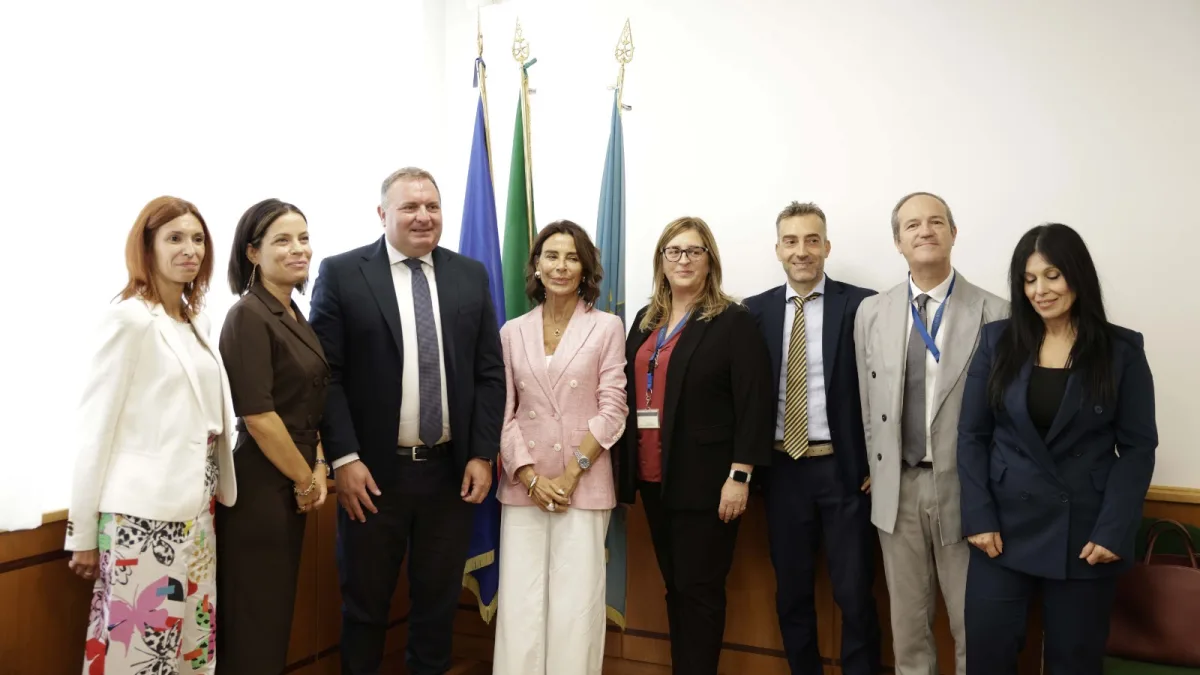 Il ponte tra i banchi: il Difensore civico entra nelle scuole del Lazio