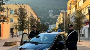 Violenza sessuale ai danni di una studentessa sul bus. Arrestato