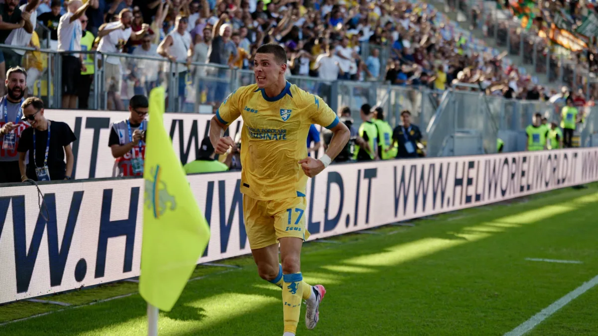 Frosinone: la gioia corre sui social. Kvernadze festeggia il primo gol in Serie A, Raimondo non si ferma più