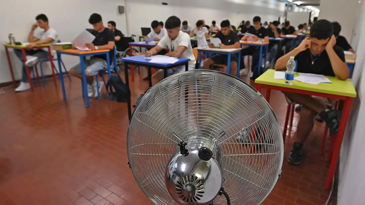 Caldo record nelle scuole, la Regione valuta lo stop alle lezioni sopra i 35 gradi