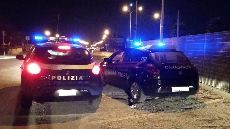 Ingoia la cocaina durante la perquisizione: malore e corsa in ospedale, due denunciati