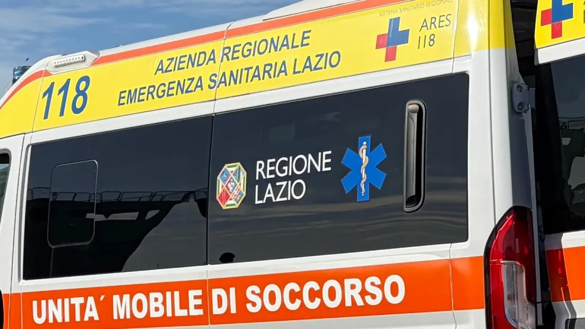 Investita da un familiare sotto gli occhi delle due figlie: ferita una donna. Indagini serrate sulla dinamica