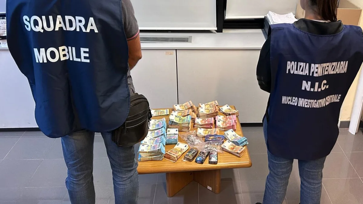 Frosinone – Droga e oltre 130mila euro in contanti: due uomini e una donna arrestati per spaccio