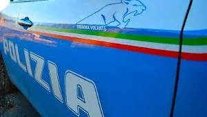 Ruba una bici elettrica tranciando la catena. Giovane denunciato