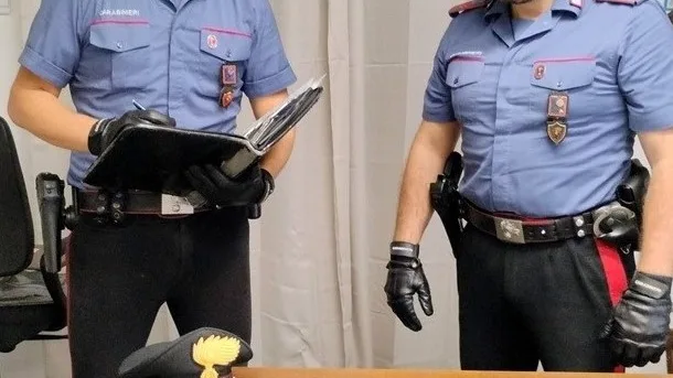 Ferentino – Si riuniscono in casa per fare uso di crack ma uno di loro è ai domiciliari