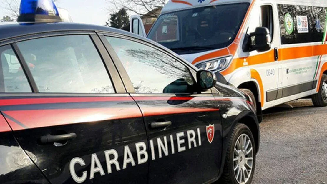 Minaccia i carabinieri con un coltello, i militari costretti a usare lo spray, 73enne nei guai