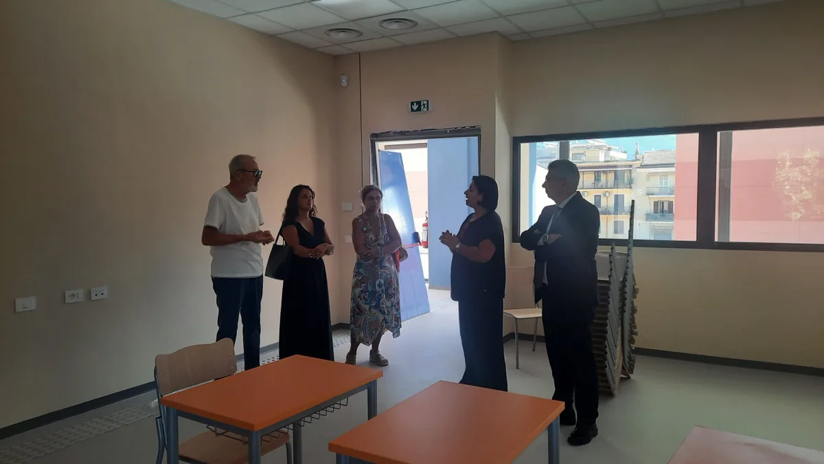 Scuola media Conte, oggi il sopralluogo. Tutto pronto per il rientro di ragazzi e personale