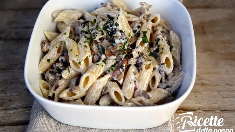 Pasta radicchio e salsiccia