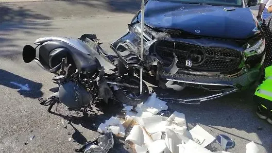 Scontro tra un’auto e uno scooter. Motociclista trasportato a Roma in eliambulanza