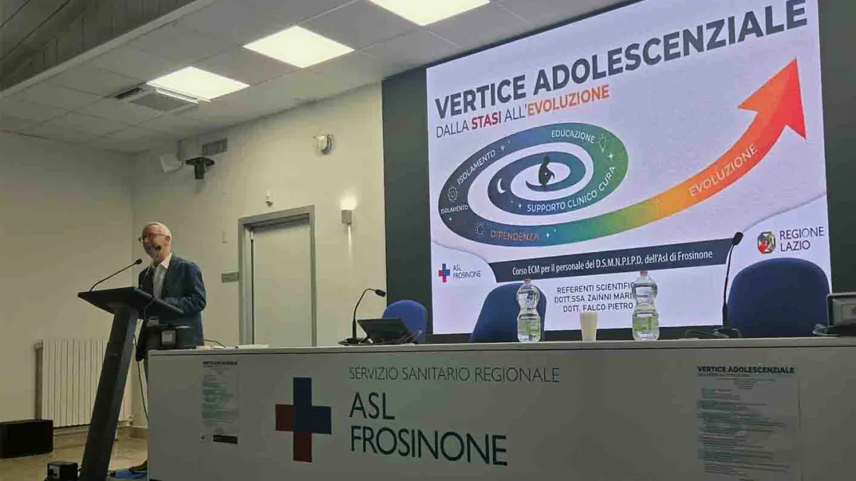 Salute mentale e dipendenze giovanili: al via il corso di formazione “Vertice Adolescenziale” della ASL di Frosinone