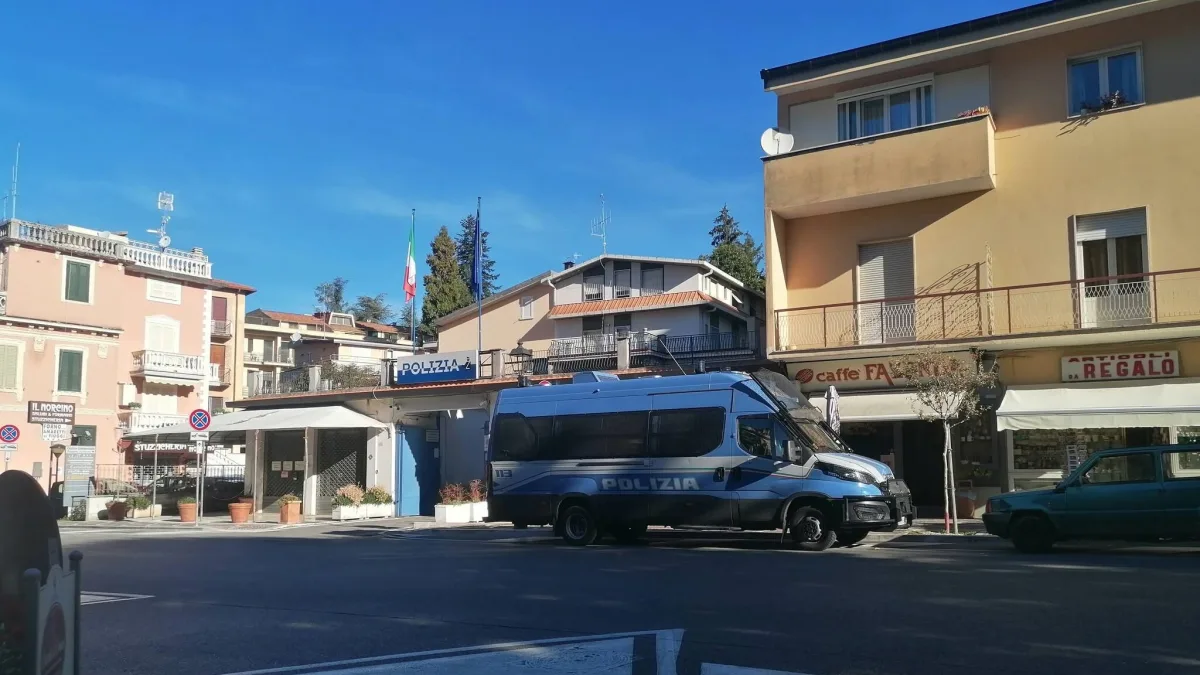 Fiuggi – Entra abusivamente in casa della ex e si prepara da mangiare: arriva la Polizia