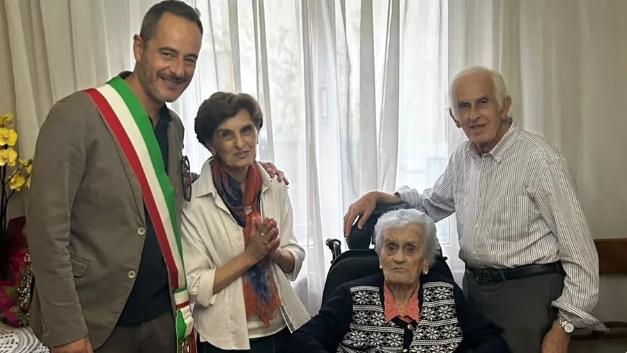Ceccano (FR) – Nonna Marietta, 105 anni, tra i ciociari più longevi. Gli auguri del sindaco