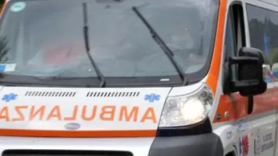 Anziano tenta il suicidio in superstrada: salvato dai passanti