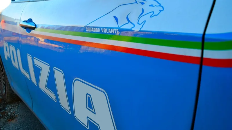 Frosinone – Magazziniere sottraeva merce, colto sul fatto dai poliziotti e denunciato per furto aggravato