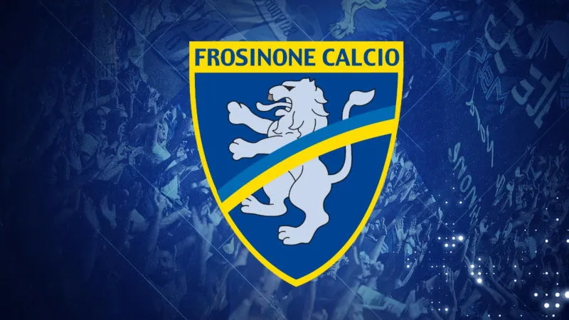 Calcio – Il Frosinone corsaro al Franchi. Raimondo e Bracaglia asfaltano la Viola