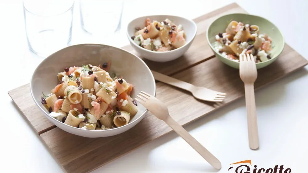 Pasta fredda con salmone affumicato