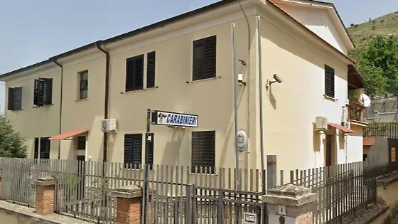 Posta sui social un video con una replica di pistola: denunciato un minorenne