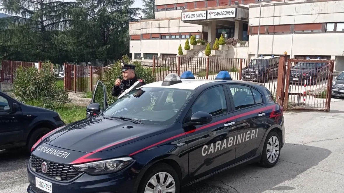 Ceccano (FR) – Violento in casa, 43enne arrestato dai carabinieri allertati dalla vittima