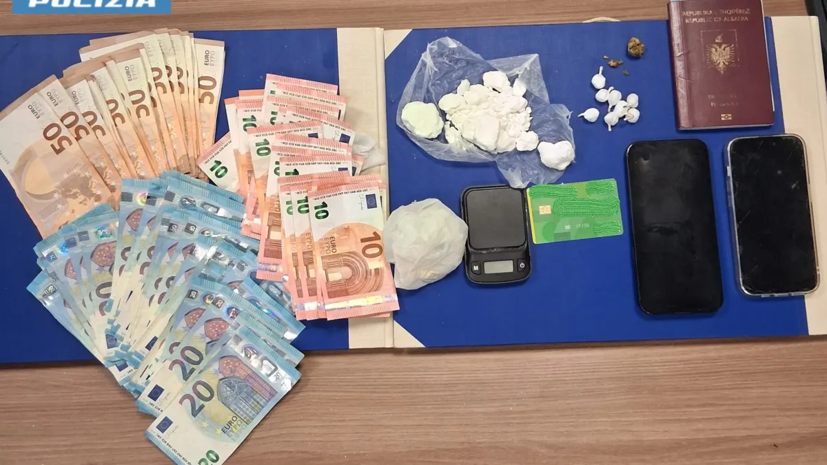 GAETA: DUE GIOVANI ARRESTATI DALLA POLIZIA DI STATO PER SPACCIO DI COCAINA