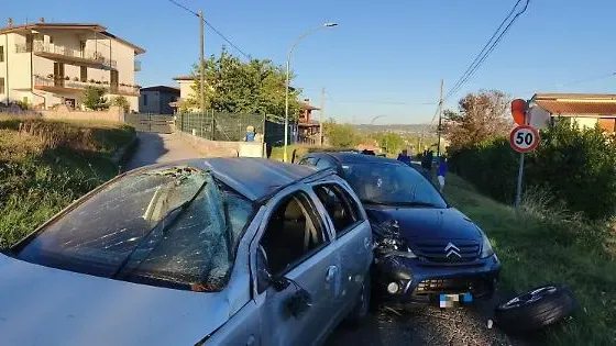 Scontro tra tre auto, paura in località Fraduemonti
