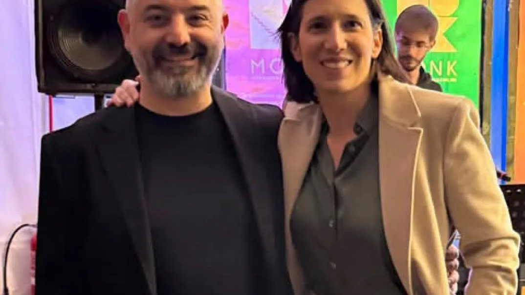 Roma – Il Pd celebra l’inedita longevità della sua segretaria, Elly Schlein