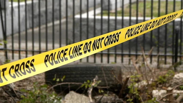 Usa, neonata uccisa e abbandonata in strada. Ricercata la madre 14enne: è rimasta incinta dopo gli abusi del padre