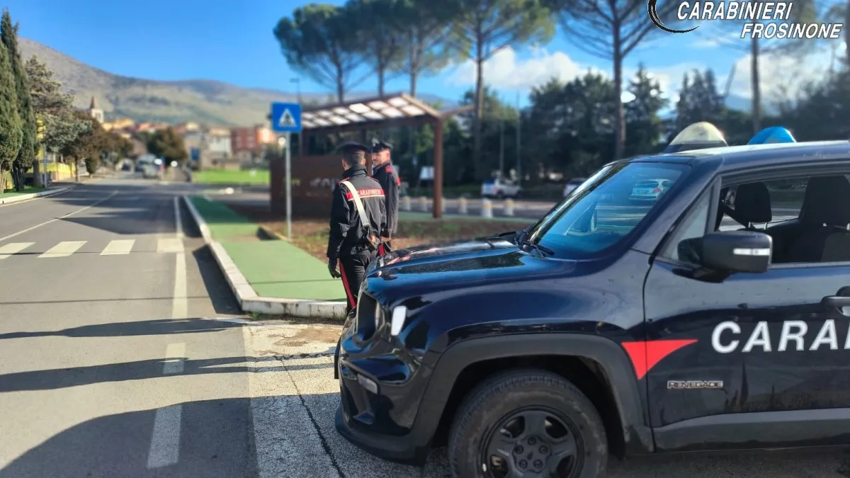Roccasecca, spara un colpo a salve in stazione e pubblica il video sui social: denunciato un minorenne