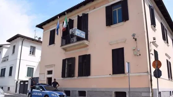 Tenta di dirottare lo stipendio di un lavoratore su un conto fraudolento: denunciato