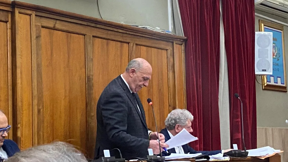 Continua la bagarre a Palazzo. Evangelista presenta i “conti” alla Galasso