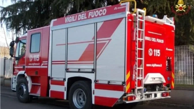 Campoli Appennino (FR) – Fumo da un garage, intervento di vigili del fuoco e artificieri. Evacuata l’area