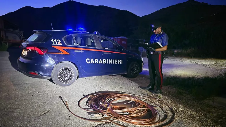 Sezze – Sorpresi a rubare rame sui binari, arrestati