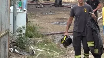 Castrocielo (FR) – Incendio devasta azienda agricola e uccide numerosi capi di bestiame