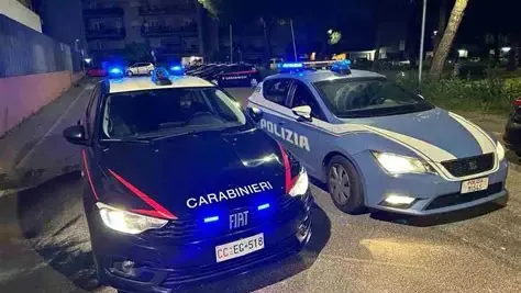 Fermato dalla Polizia, aveva un coltello di 18 centimetri. Denunciato