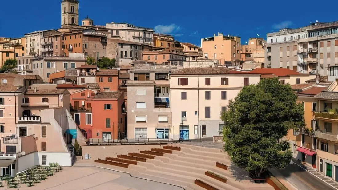Mercatino di Frosinone Alta, per gli appassionati torna l’appuntamento nel cuore del centro storico