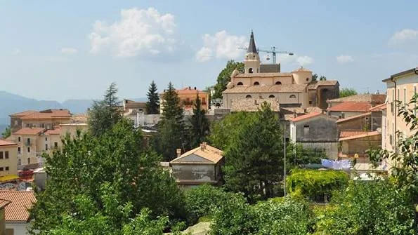 Settefrati – Chiavi dimenticate, vuole entrare dalla finestra ma cade e muore