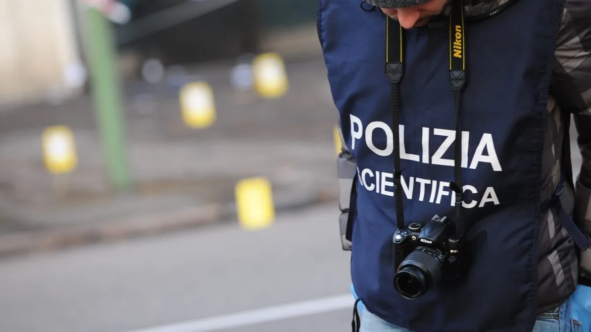 Rapisce l’ex compagna, la chiude nel bagagliaio e la uccide gettandola dal viadotto: poi si lancia nel vuoto